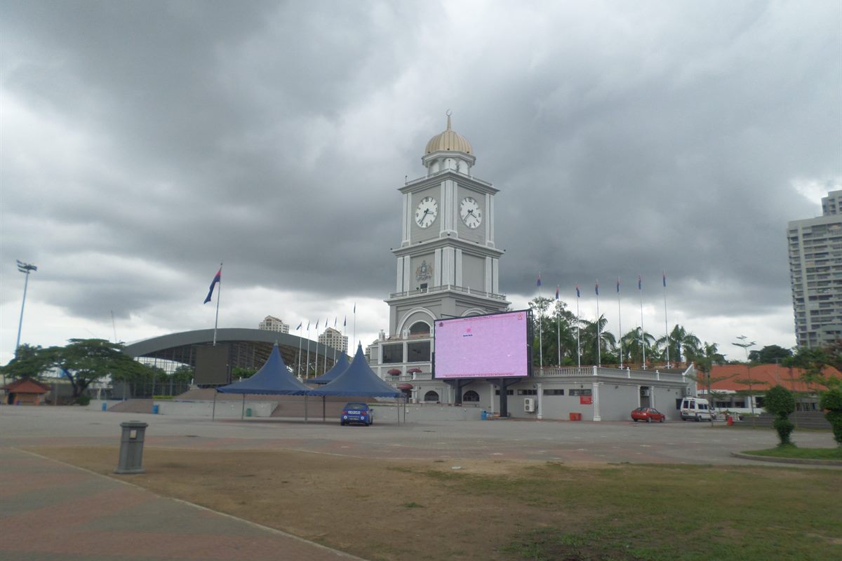 City Square JB pickup scene for private MPV transfer to Singapore
