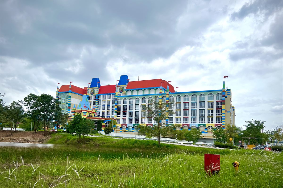 Legoland or Bukit Indah to Singapore family transfer route visual
